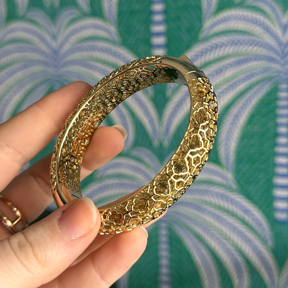 Kendra Scott Abbie filigree hinge cuff in gold